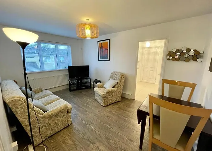 Bishop\'S Gate Apartment